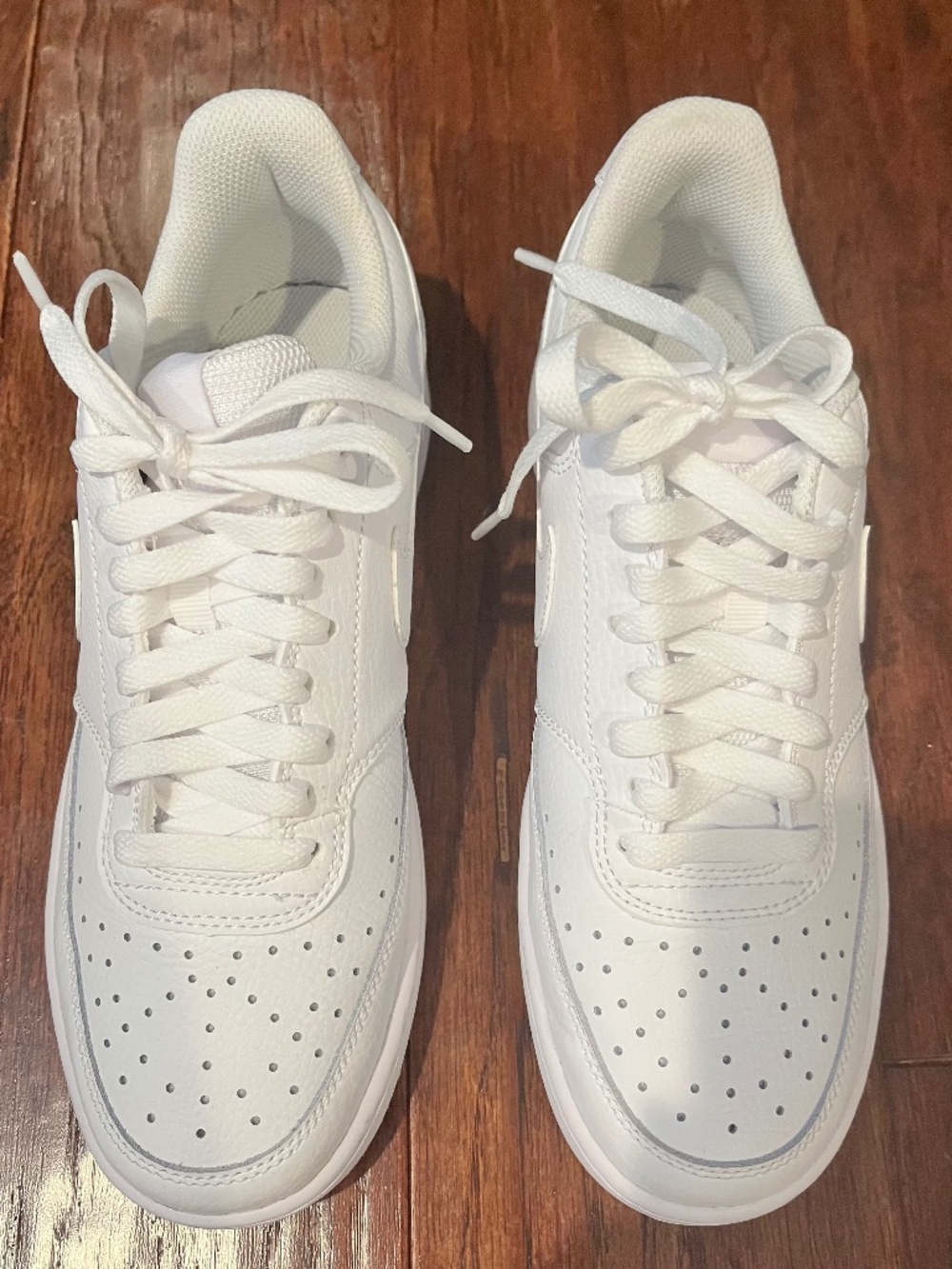 White Nike Shoes sz 8.5